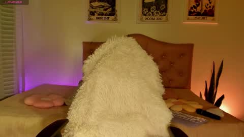 Snapshot of effy_cb chatting on November 2, 2:58 am effy online show from November 2, 2:58 am