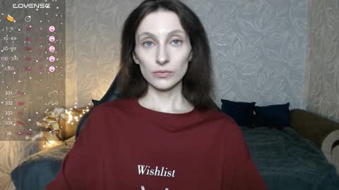 Snapshot of effy_gray chatting on September 28, 3:01 am Anna online show from September 28, 3:01 am