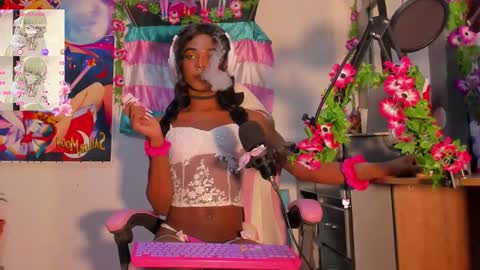 Snapshot of effy_marinn chatting on October 7, 9:06 am effy_marinn online show from October 7, 9:06 am