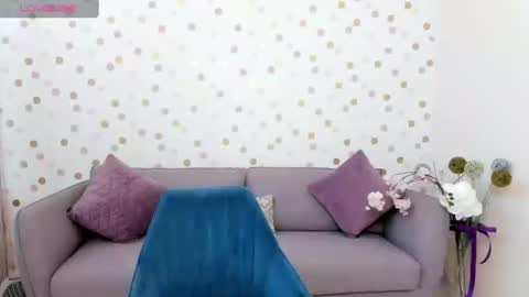 Effy online show from February 19, 6:33 am