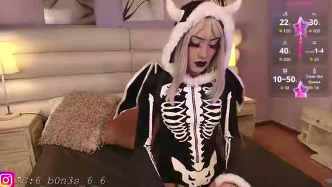 Snapshot of effycorpse chatting on September 18, 5:37 pm online show from September 18, 5:37 pm