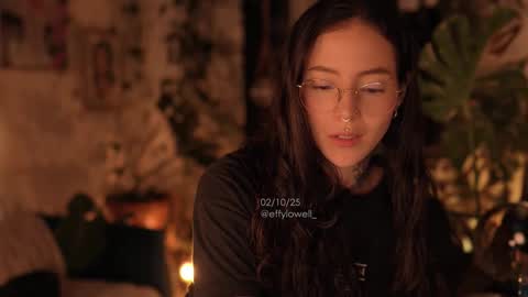 Snapshot of effylowell_ chatting on October 3, 1:57 am Effy online show from October 3, 1:57 am