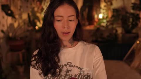 Snapshot of effylowell_ chatting on December 2, 12:49 am Effy online show from December 2, 12:49 am