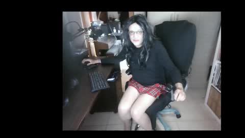 efi_crossou online show from October 5, 10:07 pm