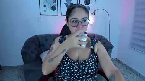 efy_lopez online show from January 13, 12:32 pm