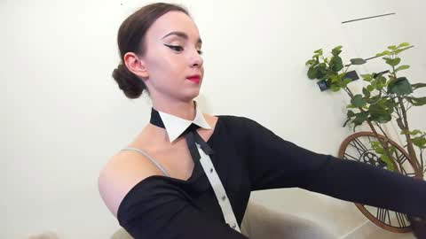 Erik and Alice online show from February 2, 3:10 am