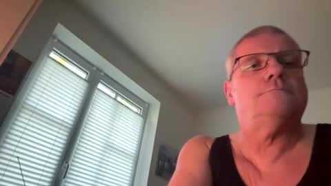 Snapshot of eichelhorn chatting on October 16, 3:13 pm eichelhorn online show from October 16, 3:13 pm