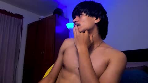 eiden_allenx1 online show from February 10, 5:11 am