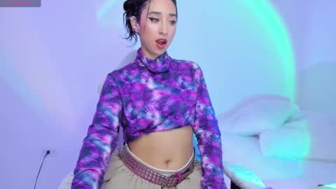   EileenFord    online show from February 8, 12:28 am