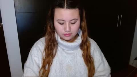 Snapshot of eimy_collin chatting on December 4, 7:17 am EIMY MODEL INDEPENDENT online show from December 4, 7:17 am