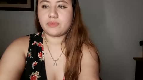 Snapshot of eimy_collin chatting on December 15, 5:13 am EIMY MODEL INDEPENDENT online show from December 15, 5:13 am
