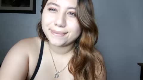 Snapshot of eimy_collin chatting on December 22, 3:11 am EIMY MODEL INDEPENDENT online show from December 22, 3:11 am