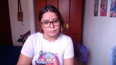 eimy_saenzz online show from February 2, 6:28 pm