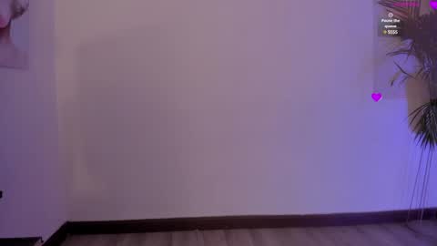 Snapshot of eimyaniston_cute chatting on February 8, 2:49 pm eimyaniston cute online show from February 8, 2:49 pm