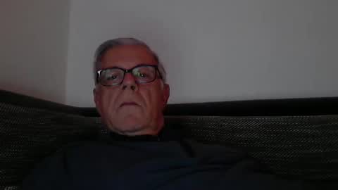 Snapshot of eisbaer1957 chatting on December 11, 6:09 pm eisbaer1957 online show from December 11, 6:09 pm