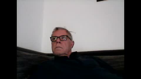 Snapshot of eisbaer1957 chatting on December 22, 8:16 am eisbaer1957 online show from December 22, 8:16 am