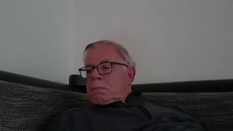 Snapshot of eisbaer1957 chatting on January 1, 8:35 am eisbaer1957 online show from January 1, 8:35 am