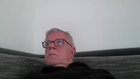 Snapshot of eisbaer1957 chatting on February 9, 9:16 am eisbaer1957 online show from February 9, 9:16 am