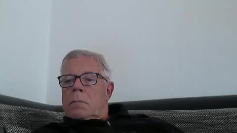 Snapshot of eisbaer1957 chatting on October 17, 12:41 pm eisbaer1957 online show from October 17, 12:41 pm