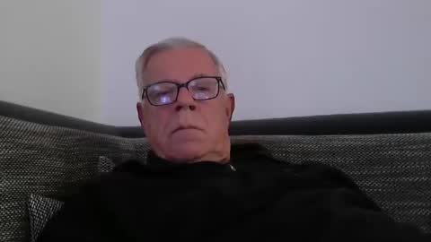 Snapshot of eisbaer1957 chatting on November 30, 8:07 am eisbaer1957 online show from November 30, 8:07 am