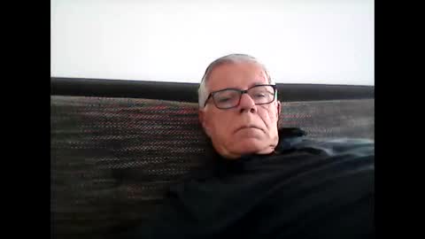 Snapshot of eisbaer1957 chatting on December 14, 12:10 pm eisbaer1957 online show from December 14, 12:10 pm