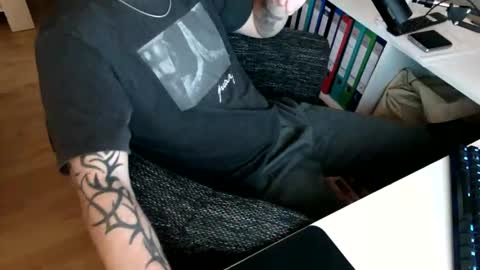 ejakules online show from April 8, 7:14 pm