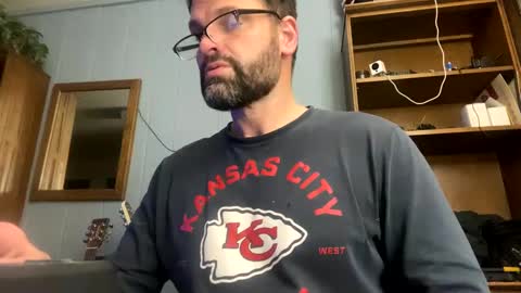 Snapshot of ejbooker11 chatting on December 21, 10:39 am PiedPiper online show from December 21, 10:39 am