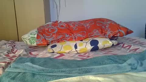 petite online show from December 9, 4:23 am