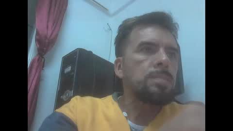 Snapshot of el_principe_veryhot chatting on October 30, 2:24 am el_principe_veryhot online show from October 30, 2:24 am