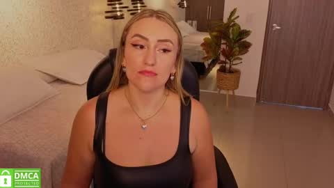 Snapshot of ela_ps chatting on October 7, 12:02 pm LOREIN online show from October 7, 12:02 pm