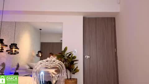 Snapshot of ela_ps chatting on October 16, 12:06 pm LOREIN online show from October 16, 12:06 pm