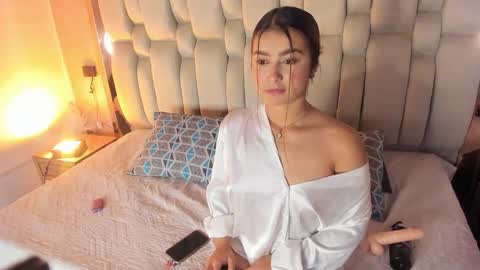 Snapshot of elacader chatting on March 3, 8:37 pm Ela online show from March 3, 8:37 pm