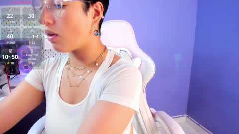 elaine87_ online show from October 13, 8:20 pm