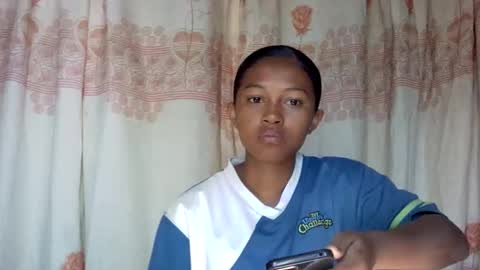 elaliealdy online show from April 19, 7:40 am