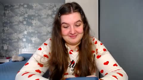 Snapshot of elanis_blair chatting on March 11, 10:29 am Elanis online show from March 11, 10:29 am