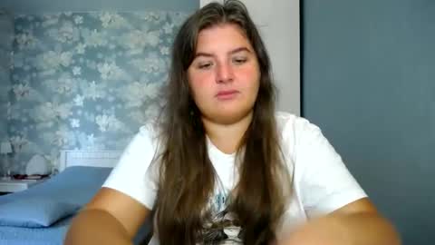 Snapshot of elanis_blair chatting on September 19, 9:00 am Elanis online show from September 19, 9:00 am