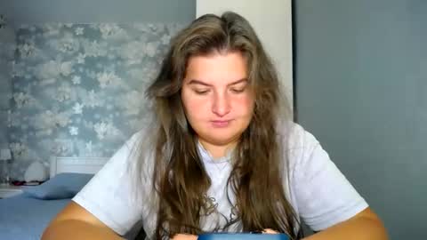 Snapshot of elanis_blair chatting on September 24, 10:18 am Elanis online show from September 24, 10:18 am