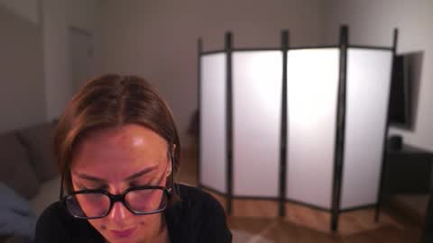 Snapshot of elannand chatting on November 28, 6:16 am ELA 3 online show from November 28, 6:16 am