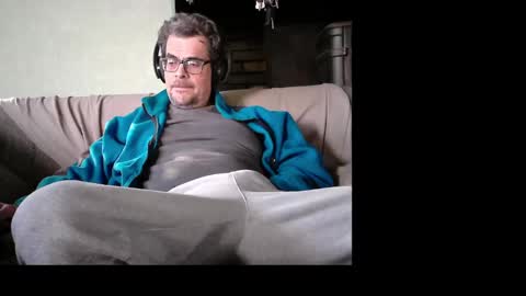 Snapshot of eldonan chatting on February 3, 2:34 pm Nando online show from February 3, 2:34 pm