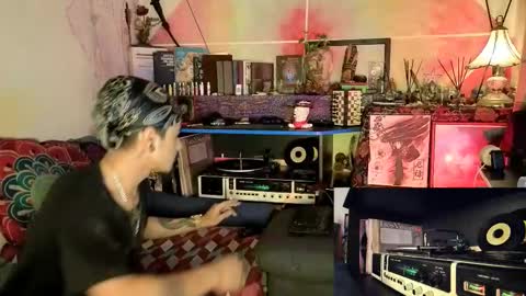 Snapshot of eleazar_blake chatting on October 13, 3:39 am Sir Eleazar online show from October 13, 3:39 am