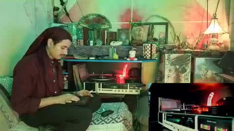 Snapshot of eleazar_blake chatting on November 6, 1:17 am Sir Eleazar online show from November 6, 1:17 am