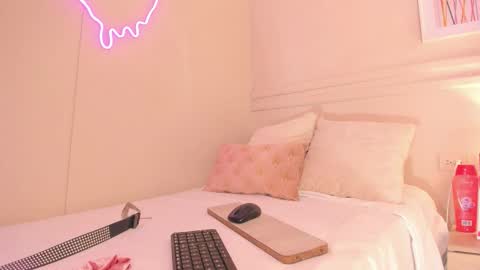 ELECTRA online show from November 17, 3:18 pm