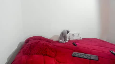 Snapshot of electradevis2 chatting on December 21, 3:41 pm Electradevis2 online show from December 21, 3:41 pm