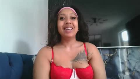 Snapshot of elegentaura chatting on November 14, 5:39 am Kaykay online show from November 14, 5:39 am