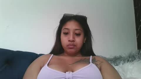 Snapshot of elegentaura chatting on December 1, 5:23 am Kaykay online show from December 1, 5:23 am