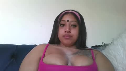 Snapshot of elegentaura chatting on December 5, 5:38 am Kaykay online show from December 5, 5:38 am