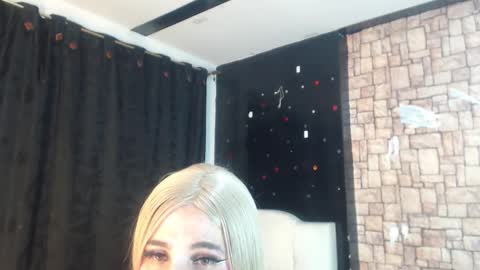 Snapshot of elektra_doll chatting on November 20, 6:46 am elektra_doll online show from November 20, 6:46 am
