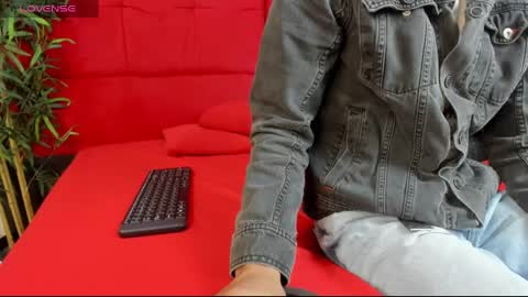 Elena  Derek online show from January 5, 7:28 pm