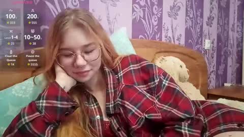 Mia online show from February 9, 3:43 am