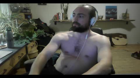 Snapshot of elephantfox chatting on February 17, 6:53 am fox online show from February 17, 6:53 am